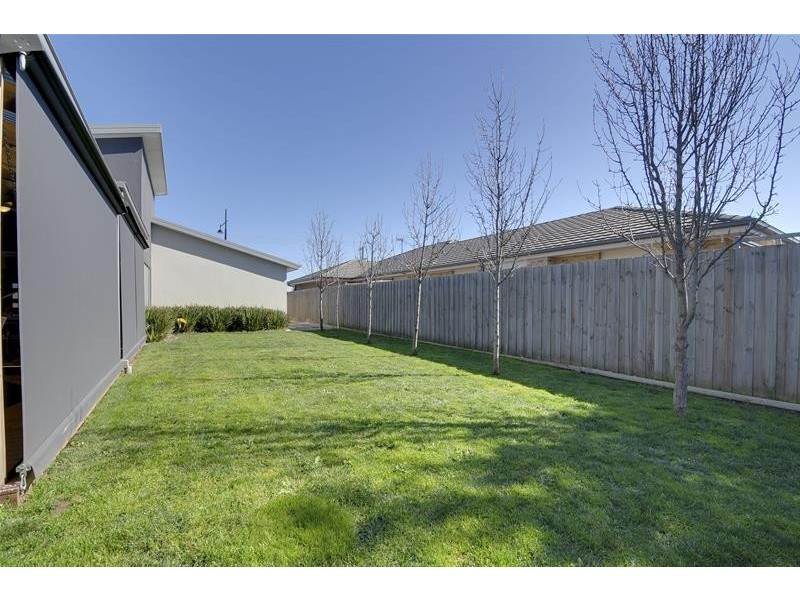 1 Hammersmith Circuit, Traralgon VIC 3844