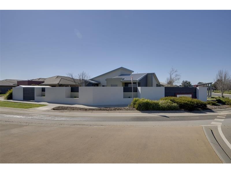 1 Hammersmith Circuit, Traralgon VIC 3844