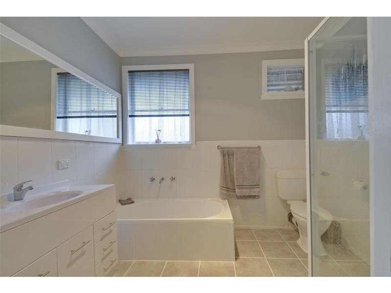 28 Howard Avenue, Churchill VIC 3842