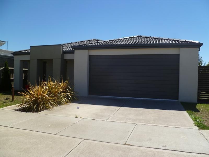 110 Hammersmith Circuit, Traralgon VIC 3844