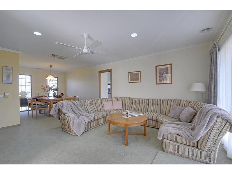 65 Ellavale Drive, Traralgon VIC 3844