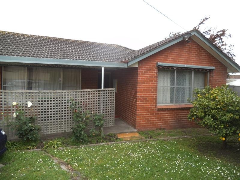 1 Howard Avenue, Churchill VIC 3842
