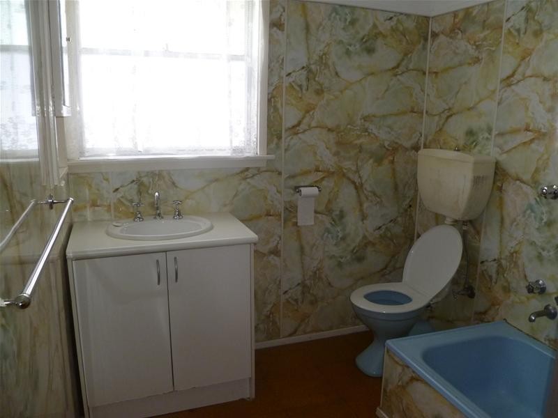 1 Howard Avenue, Churchill VIC 3842