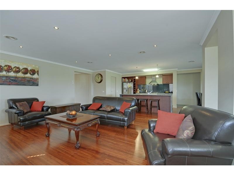 8 Mayo Close, Traralgon VIC 3844