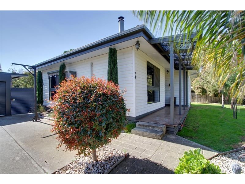 74 Shakespeare Street, Traralgon VIC 3844