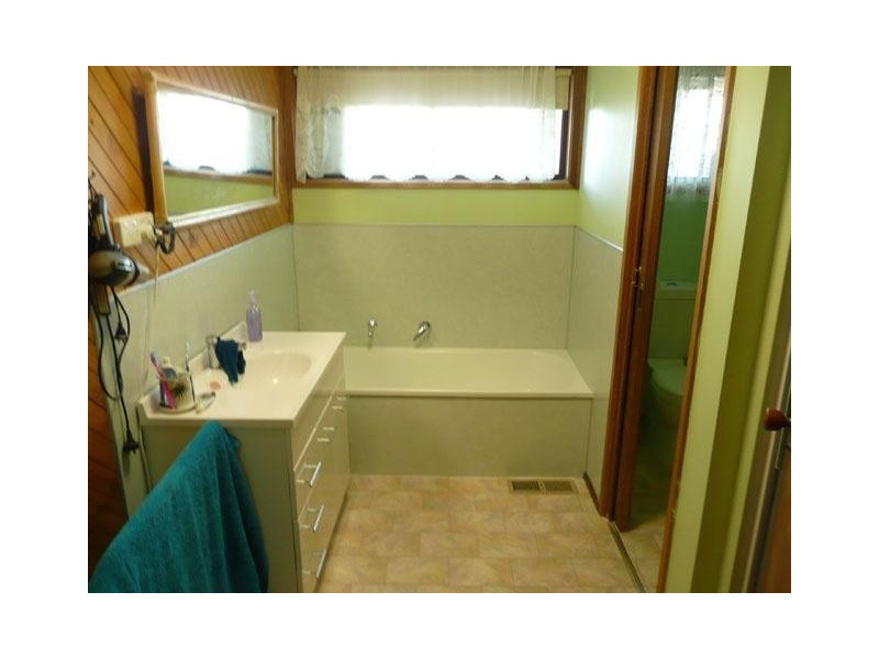 96-98 Albert Street, Rosedale VIC 3847