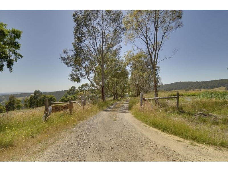 112 Martins Road, Willung South VIC 3844