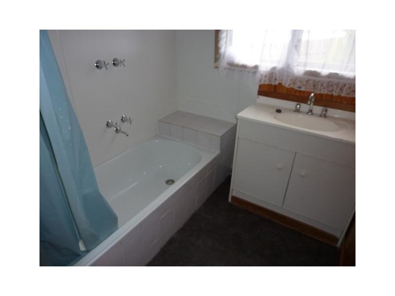 13 Rowell Street, Morwell VIC 3840