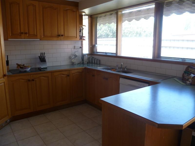 17 Laurence Grove, Traralgon VIC 3844