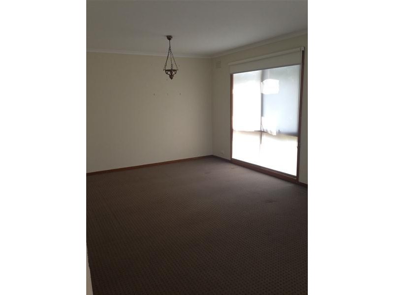 17 Laurence Grove, Traralgon VIC 3844