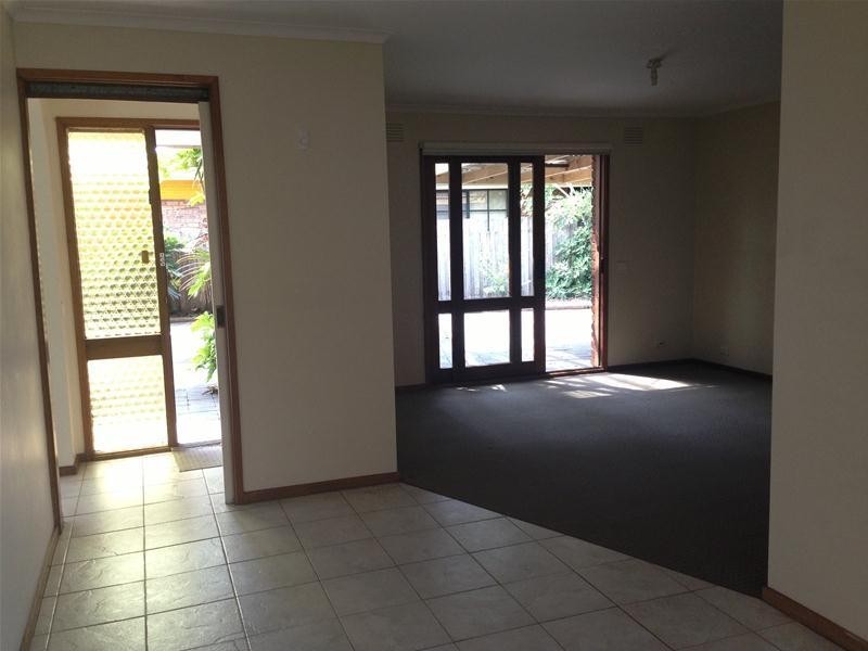 17 Laurence Grove, Traralgon VIC 3844