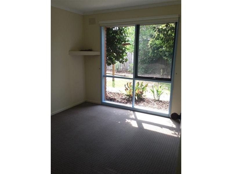 17 Laurence Grove, Traralgon VIC 3844