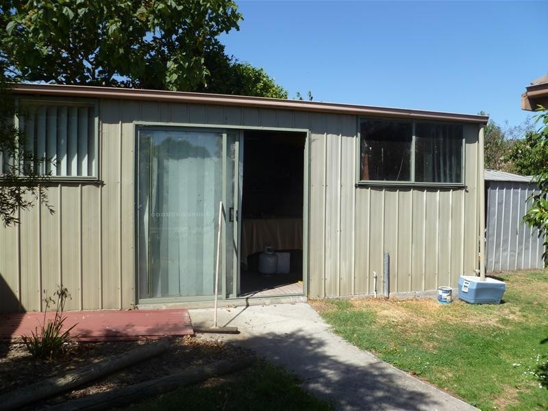 17 Laurence Grove, Traralgon VIC 3844