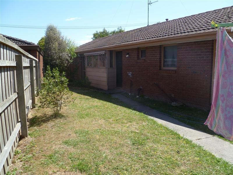 17 Laurence Grove, Traralgon VIC 3844