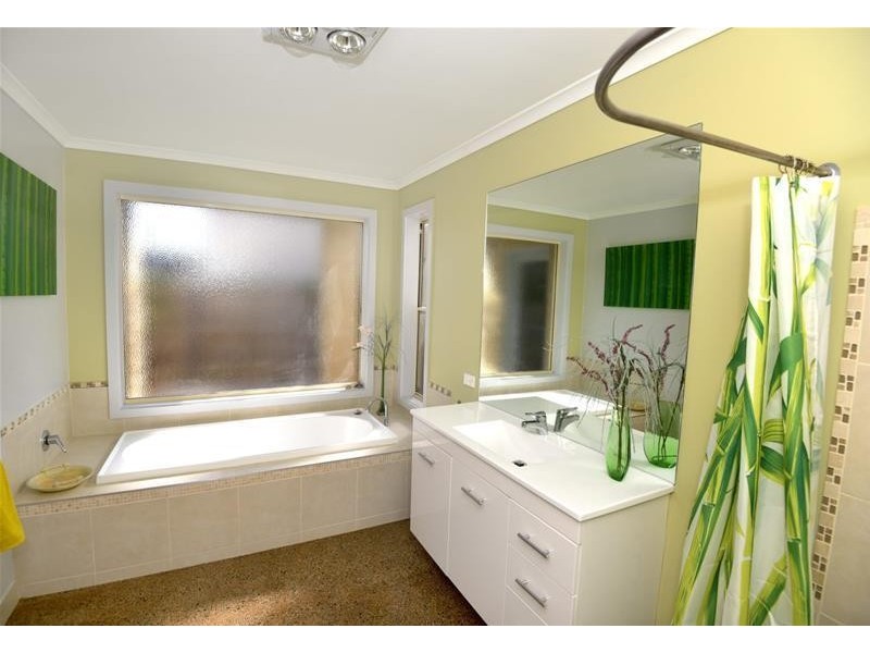 98 Willis Street, Portarlington VIC 3223