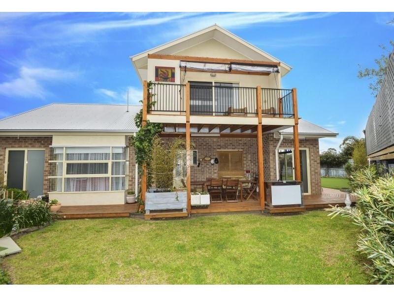 9 Turnberry Close, St Leonards VIC 3223