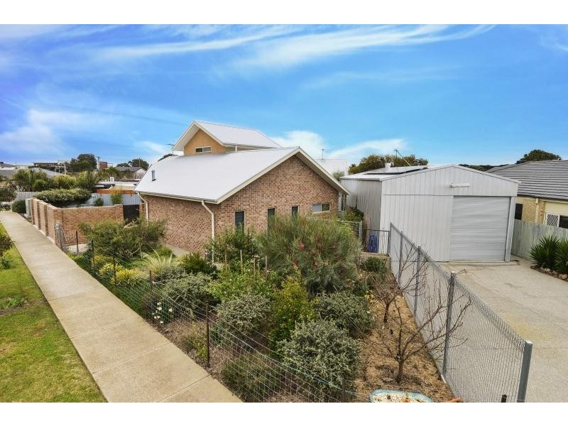 9 Turnberry Close, St Leonards VIC 3223
