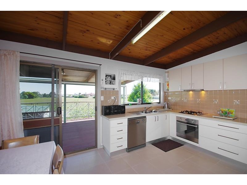 3 Coach Road, Indented Head VIC 3223