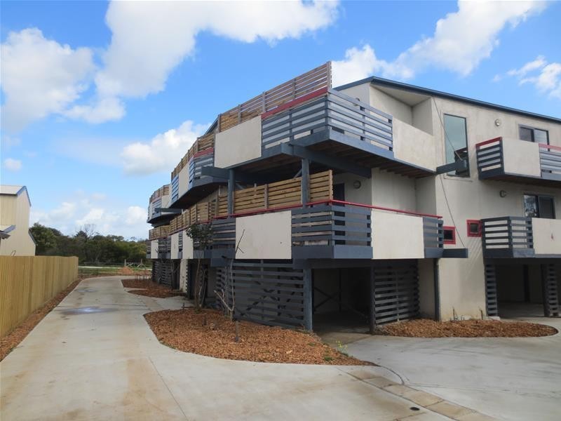 1-4/1A Sylvester Avenue, St Leonards VIC 3223