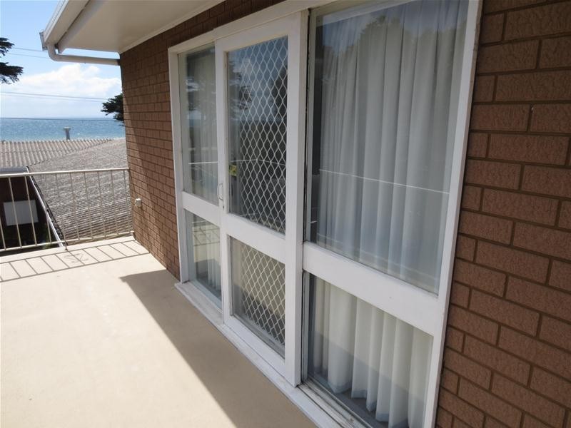 4/7 Bluff Road, St Leonards VIC 3223