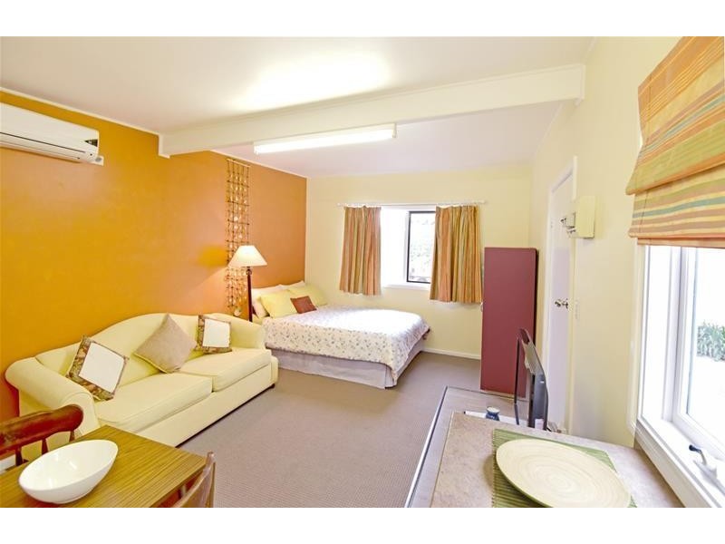 2/5 Collett Court, St Leonards VIC 3223