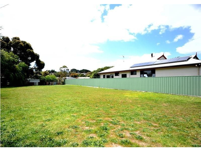 30 Swan Parade, St Leonards VIC 3223