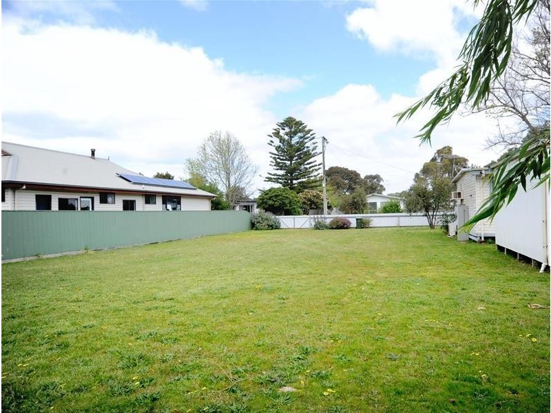 30 Swan Parade, St Leonards VIC 3223