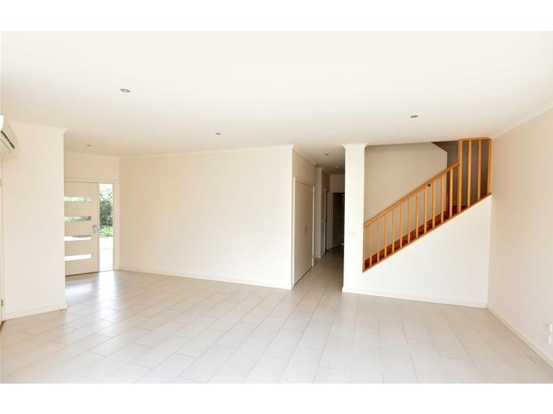 2/14 Bluff Road, St Leonards VIC 3223