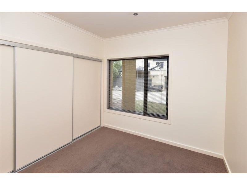 2/14 Bluff Road, St Leonards VIC 3223