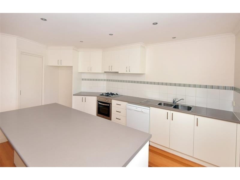 2/14 Bluff Road, St Leonards VIC 3223