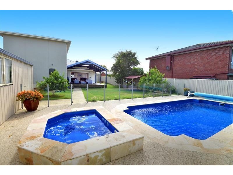 64 Fenwick Street, Portarlington VIC 3223