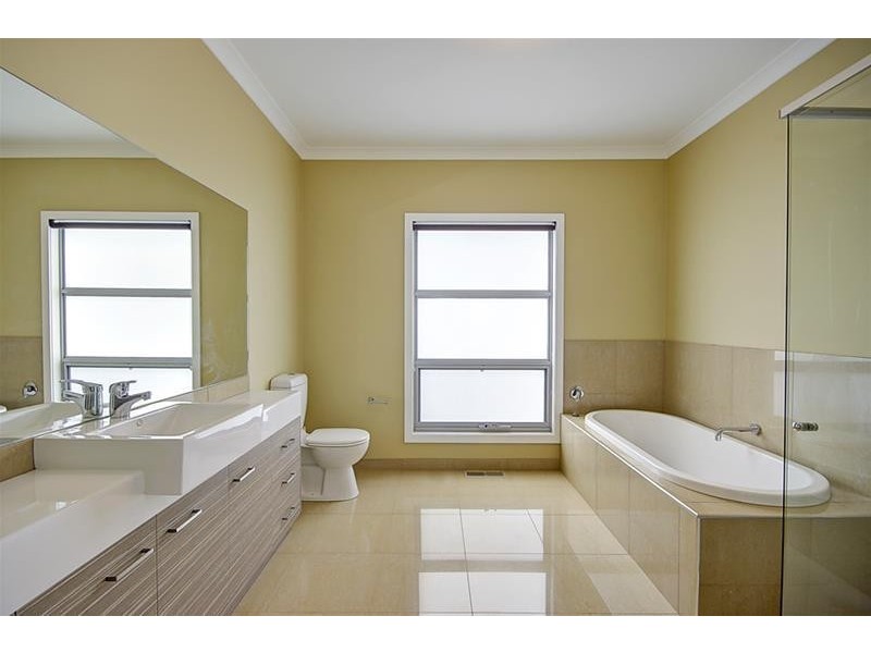 11 Lincoln Drive, Portarlington VIC 3223