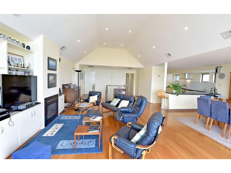174 The Esplanade, Indented Head VIC 3223