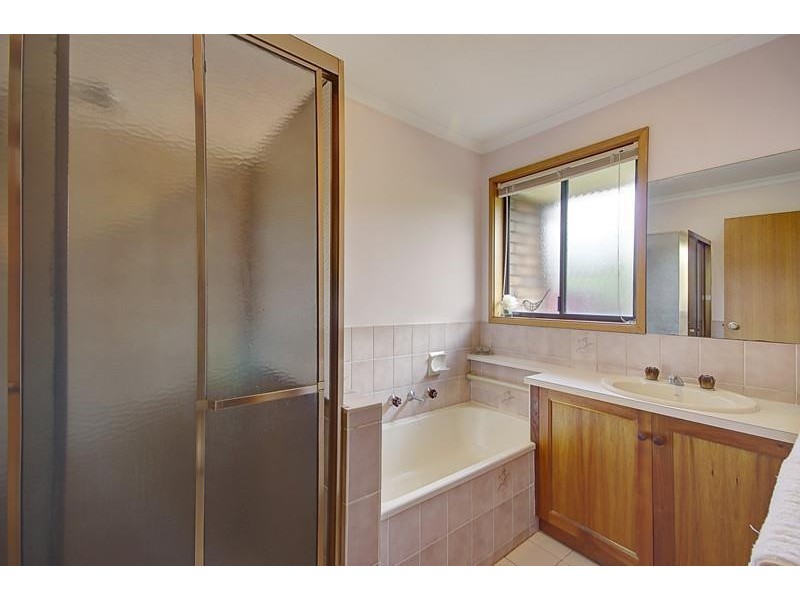 6 Sherwood Crescent, Portarlington VIC 3223