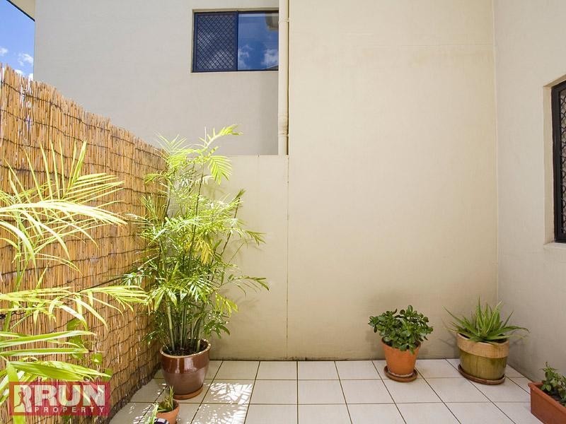 4/11 London Street, Nundah QLD 4012