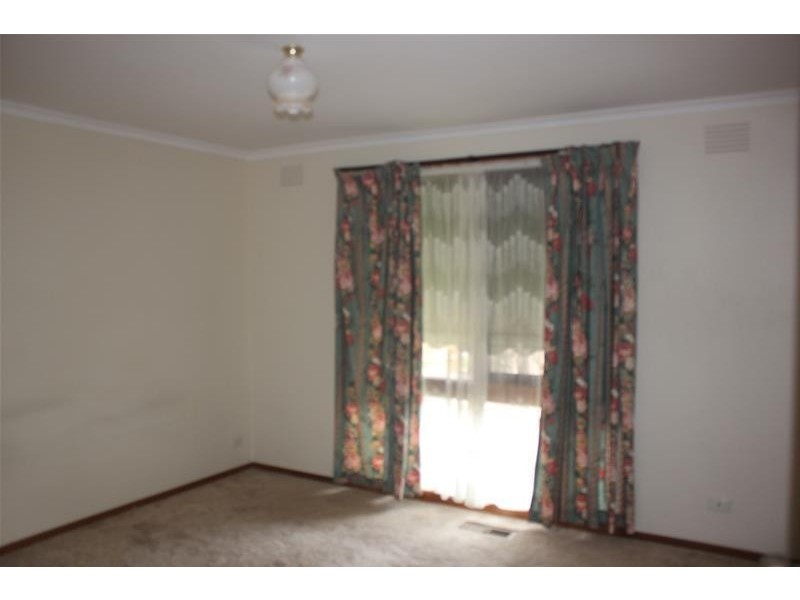 62 John Fawkner Drive, Endeavour Hills VIC 3802