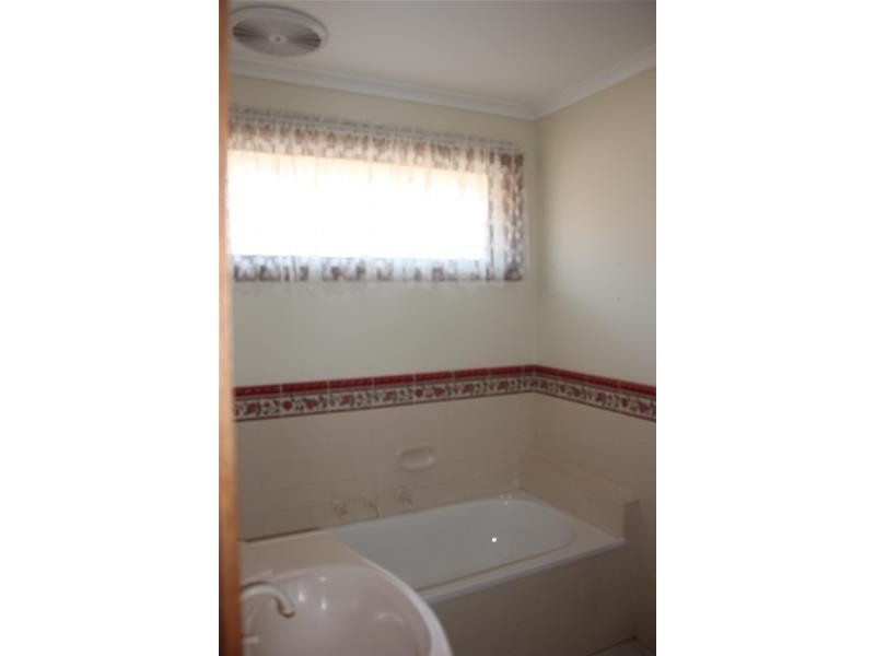 62 John Fawkner Drive, Endeavour Hills VIC 3802