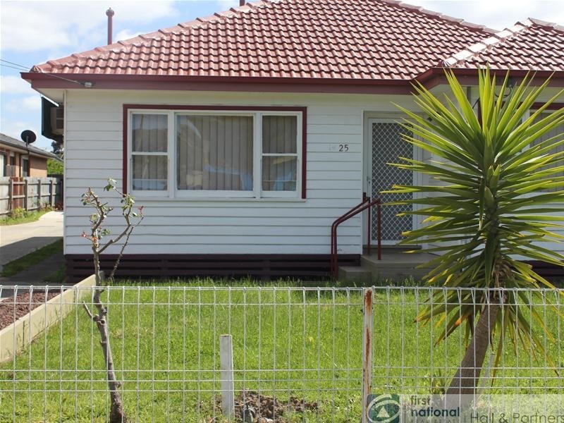 1/25 Burrows Avenue, Dandenong VIC 3175
