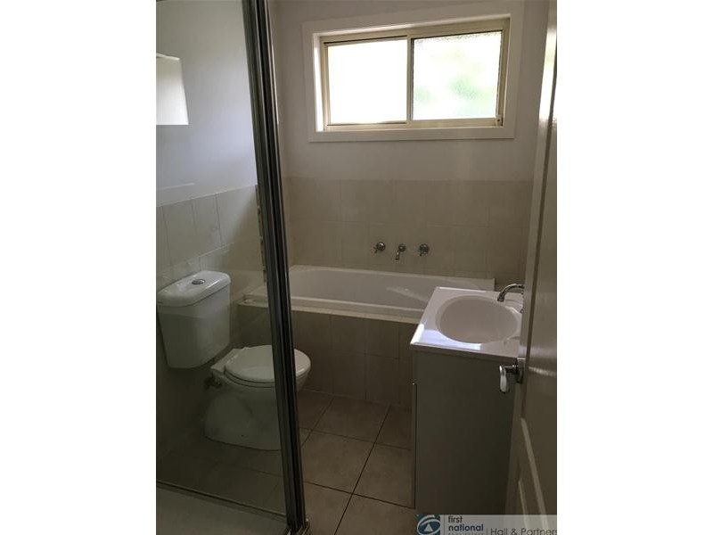 2/11 Rhyl Close, Endeavour Hills VIC 3802