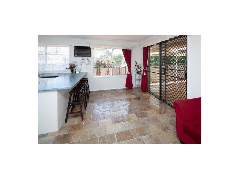 18 Grove End Road, Endeavour Hills VIC 3802