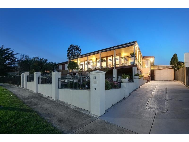 18 Anderson Court, Endeavour Hills VIC 3802