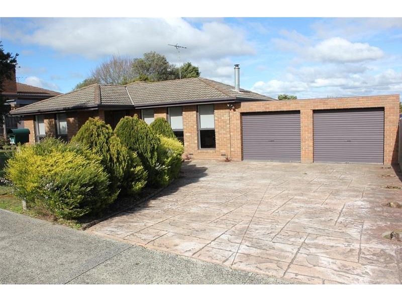 24 Charles Green Avenue, Endeavour Hills VIC 3802