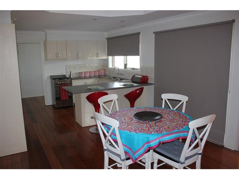 24 Charles Green Avenue, Endeavour Hills VIC 3802