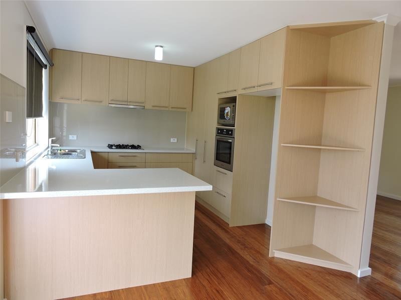 1/116 John Fawkner Drive, Endeavour Hills VIC 3802