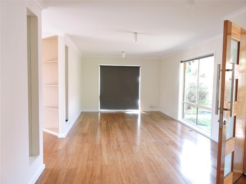 1/116 John Fawkner Drive, Endeavour Hills VIC 3802