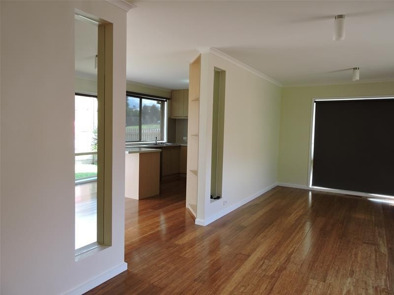 1/116 John Fawkner Drive, Endeavour Hills VIC 3802