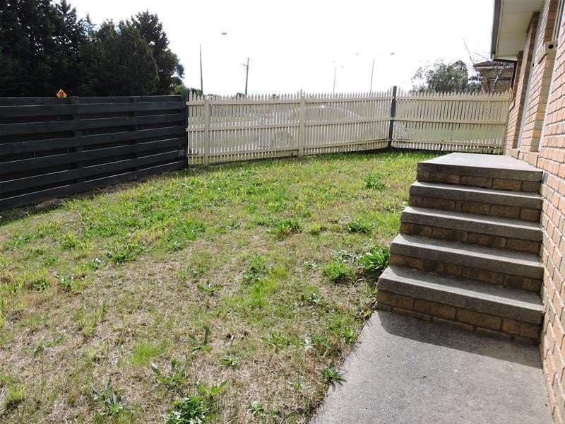 1/116 John Fawkner Drive, Endeavour Hills VIC 3802