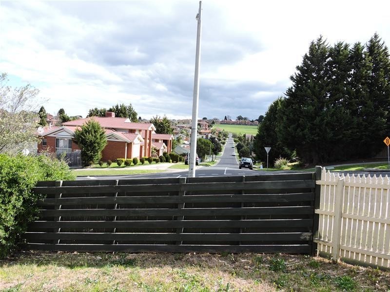 1/116 John Fawkner Drive, Endeavour Hills VIC 3802