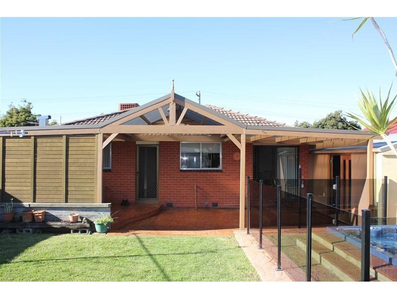 10 Oberon Street, Dandenong North VIC 3175