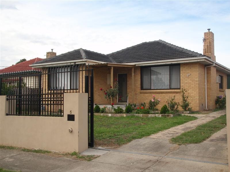 5 Maurice Street, Dandenong VIC 3175